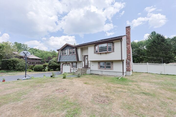 Property Photo:  4 Brookside Lane  MA 01803 