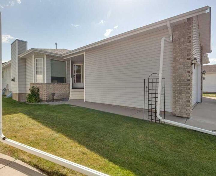 Property Photo: 125 Doran Crescent AB T4R 2M8