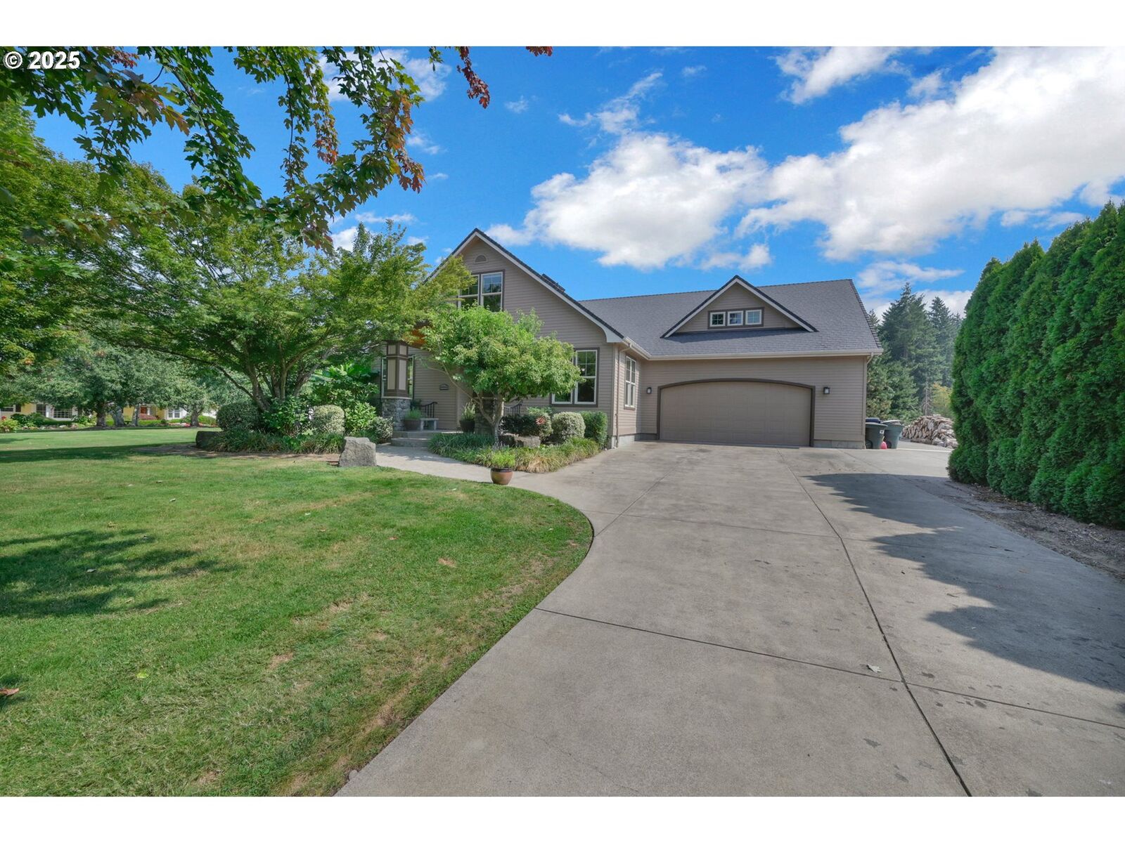 Property Photo:  84545 Drew Ln  OR 97455 