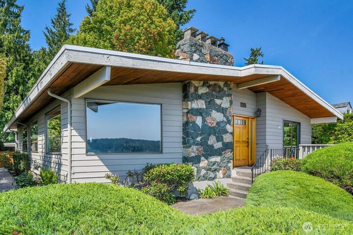 Property Photo:  16535  41st Avenue NE  WA 98155 