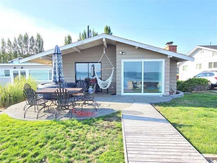 Property Photo: 214 Driftwood Shores WA 98282