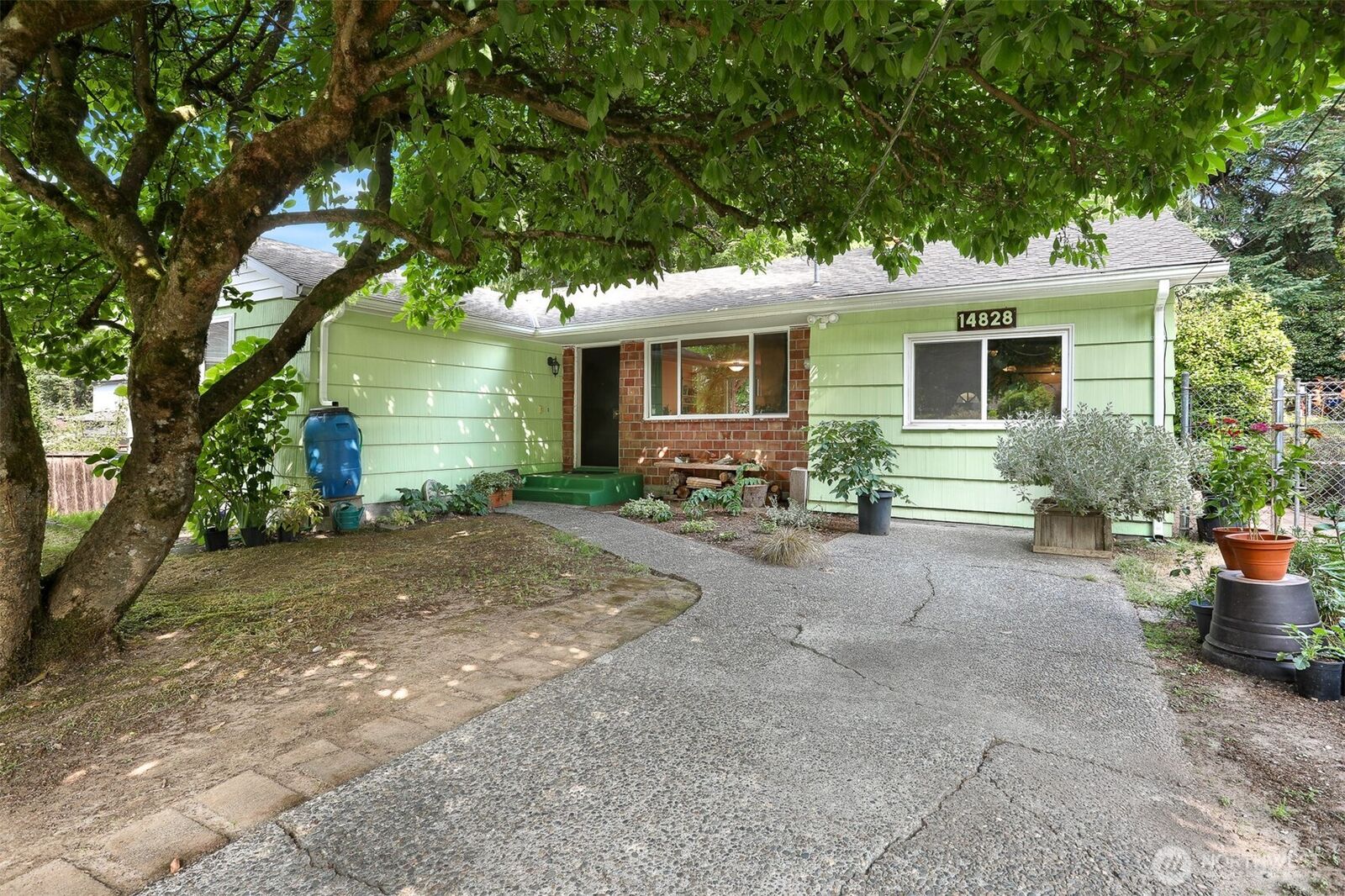 Property Photo:  14828  Ashworth Avenue N  WA 98133 