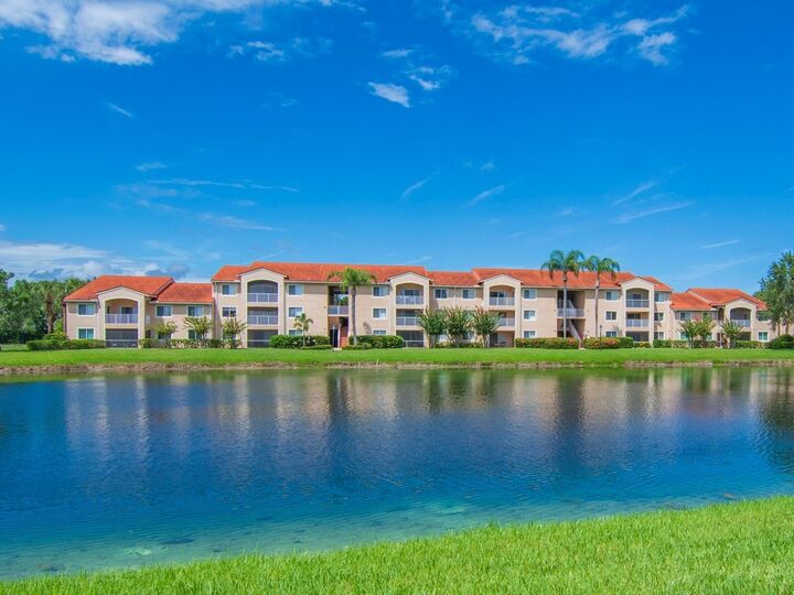 Property Photo: 1590 S 42nd Circle 208 FL 32967