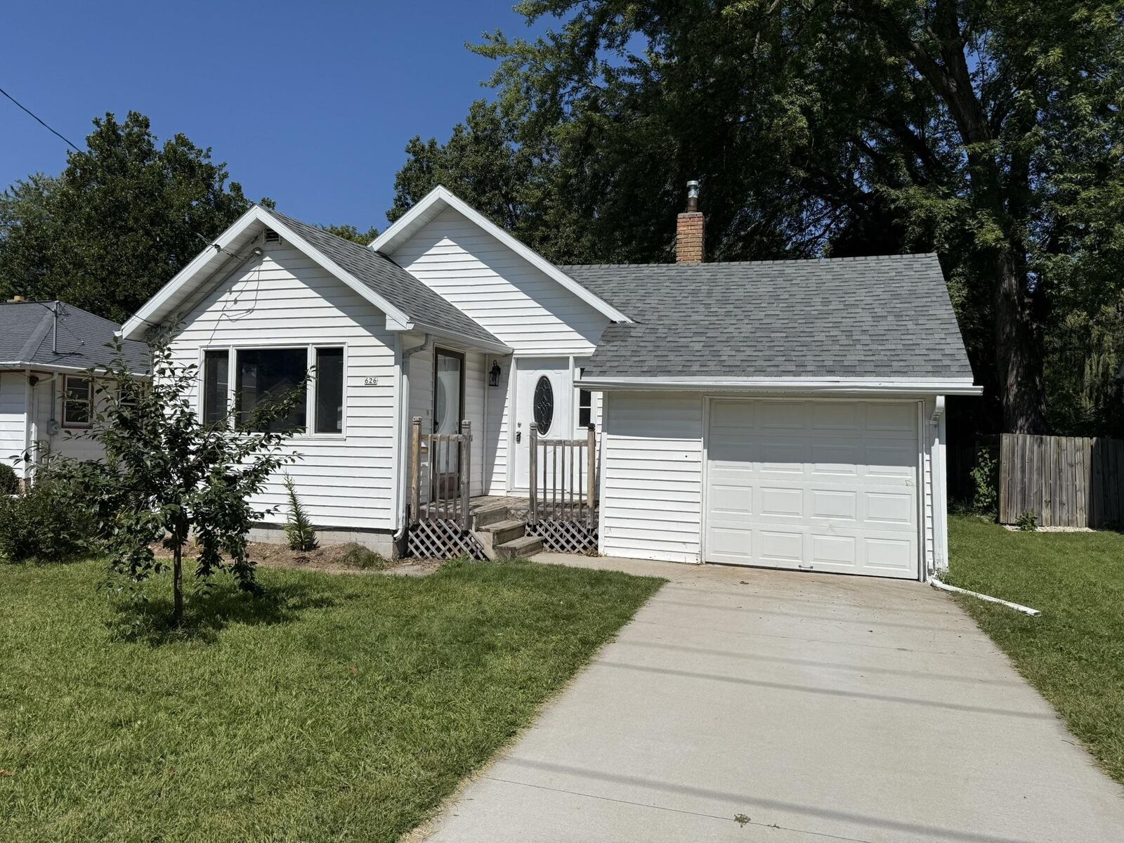 Property Photo: 626 W 17th Avenue WI 54902-6705