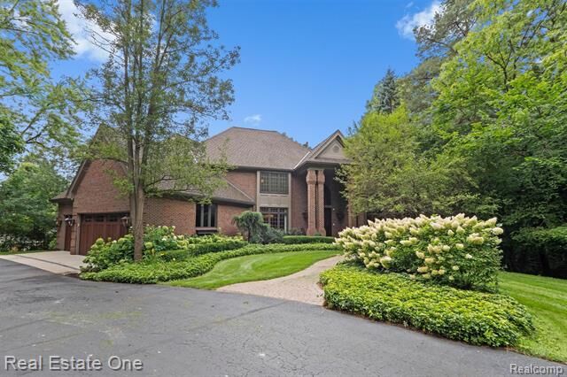 Property Photo:  7181 Hillside Drive  MI 48346 