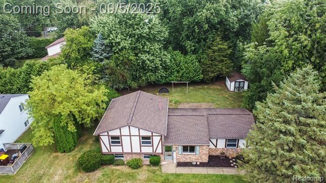 Property Photo: 621 Vincent Street MI 48169