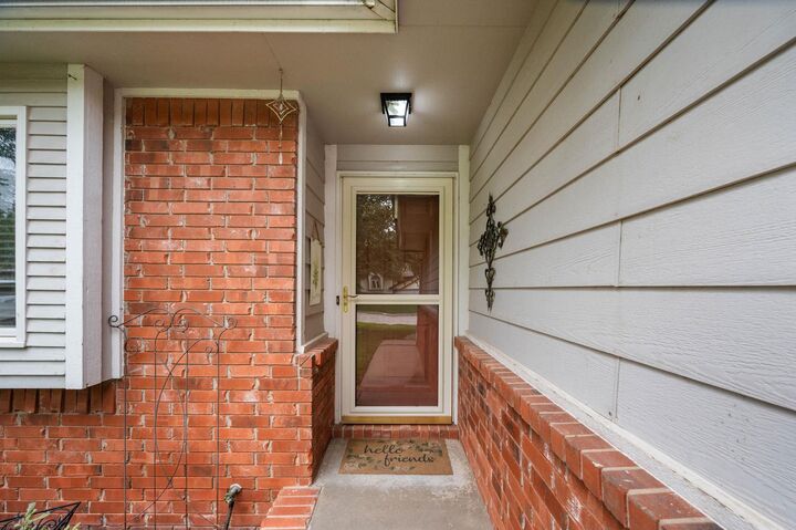 Photo de la propriété:  2105 N Rutgers St  KS 67212 