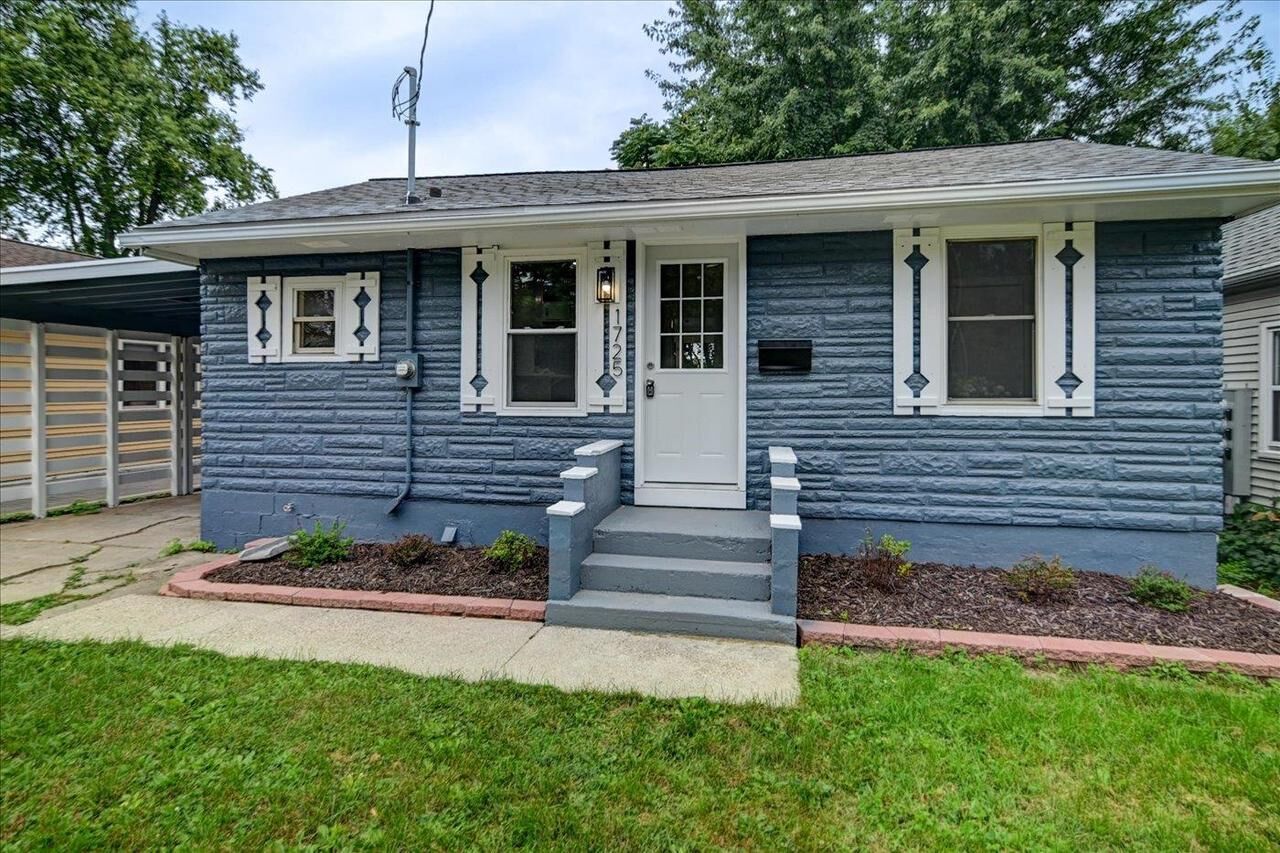 Property Photo:  1725 Schlimgen Avenue  WI 53704 