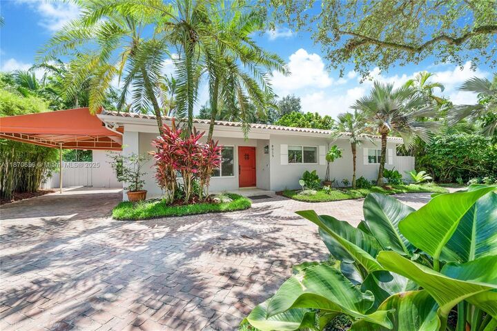 8015 SW 63rd Pl  Miami FL 33143 photo