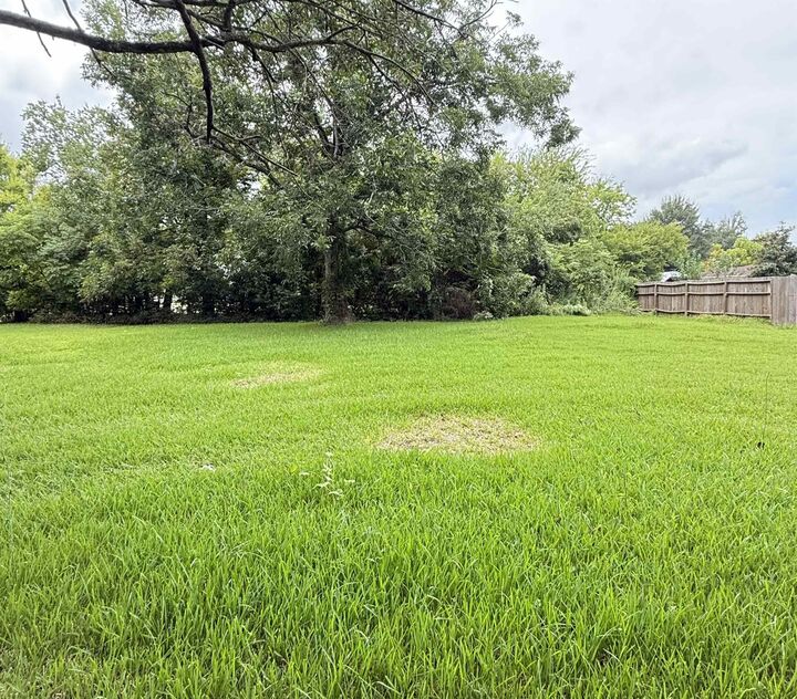 Property Photo: 2080 Leiper St TX 77701