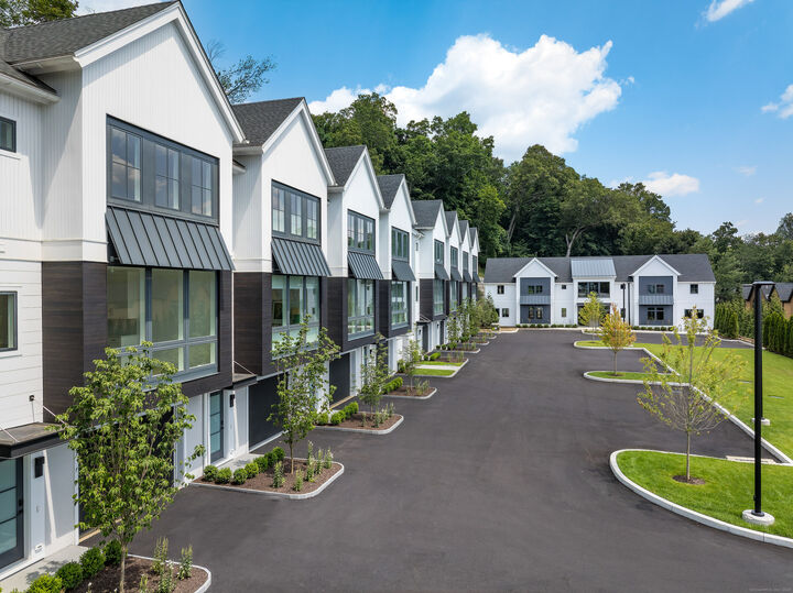 Property Photo:  785 Post Road East 201  CT 06880 