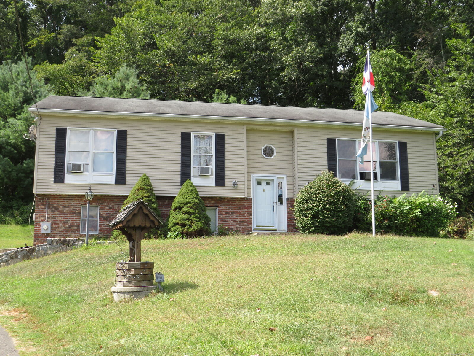 Property Photo:  15 Hayestown Heights  CT 06811 