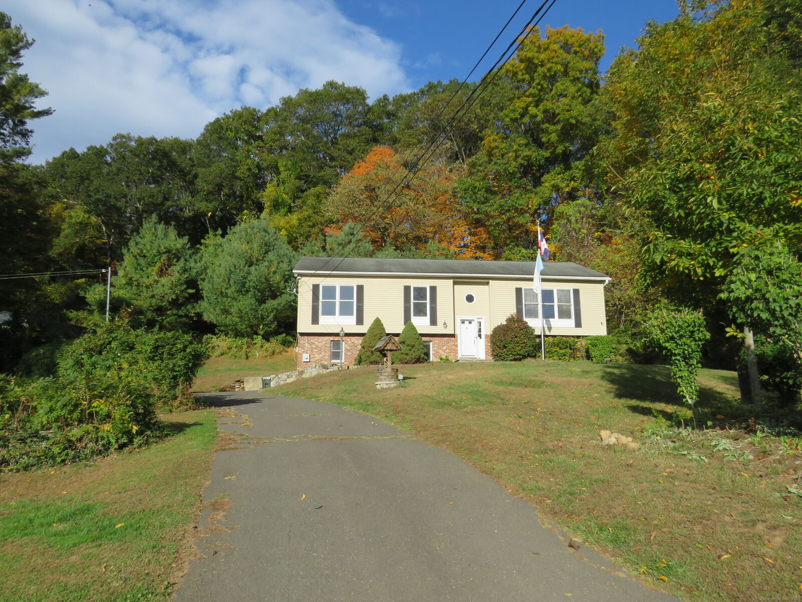 Property Photo: 15 Hayestown Heights CT 06811