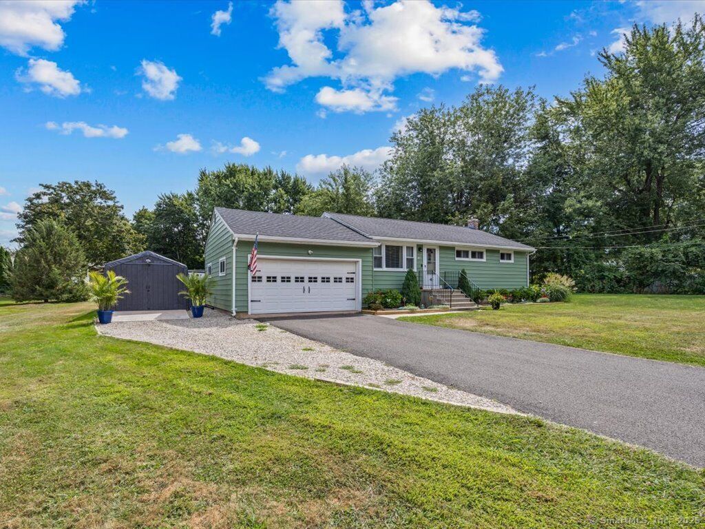 Property Photo: 132 Rockledge Road CT 06492