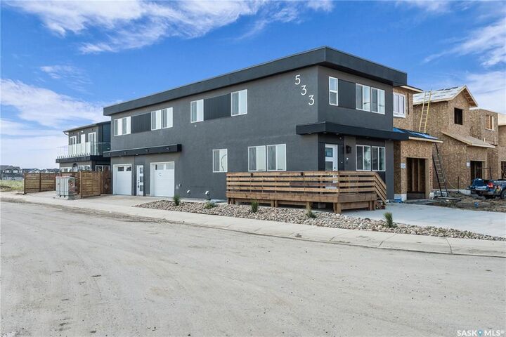 Property Photo:  533 Sharma Crescent  SK S7W 1K5 
