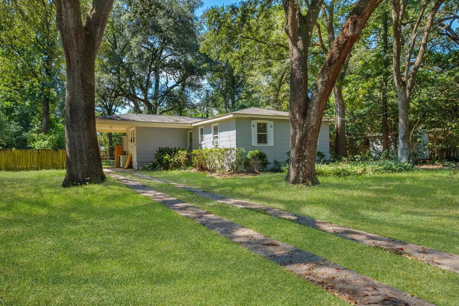 Property Photo: 217 Sinclair Road FL 32312