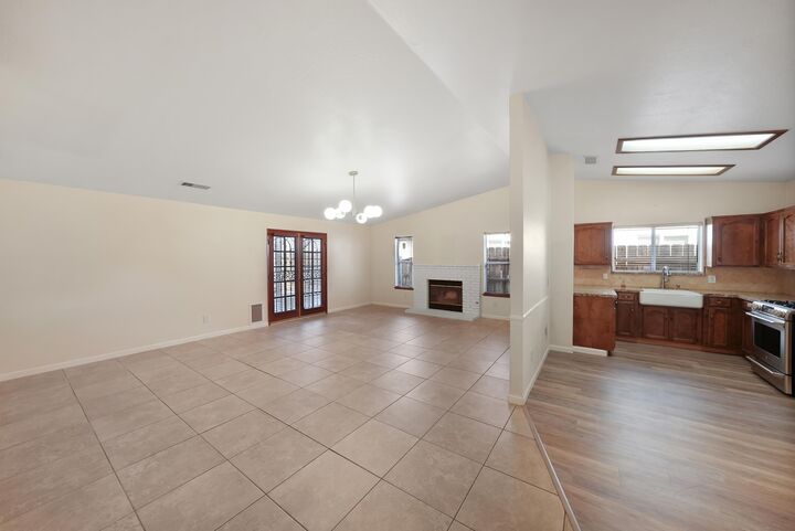 Property Photo: 4614 W Howard Avenue CA 93277