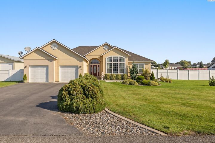 6621 Butternut Circle  Pasco CA 93301 photo