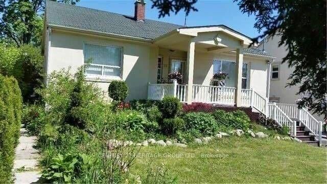 Property Photo:  70 Woodward Avenue  ON L3T 1E7 