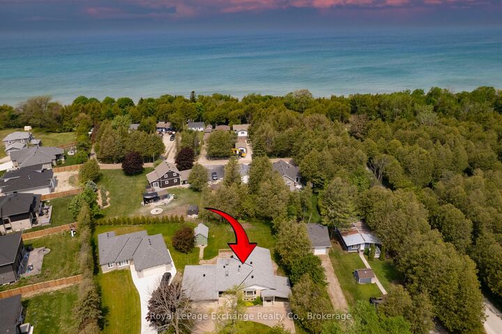 128 Waterloo Street  Huron-Kinloss ON N2Z 0C7 photo