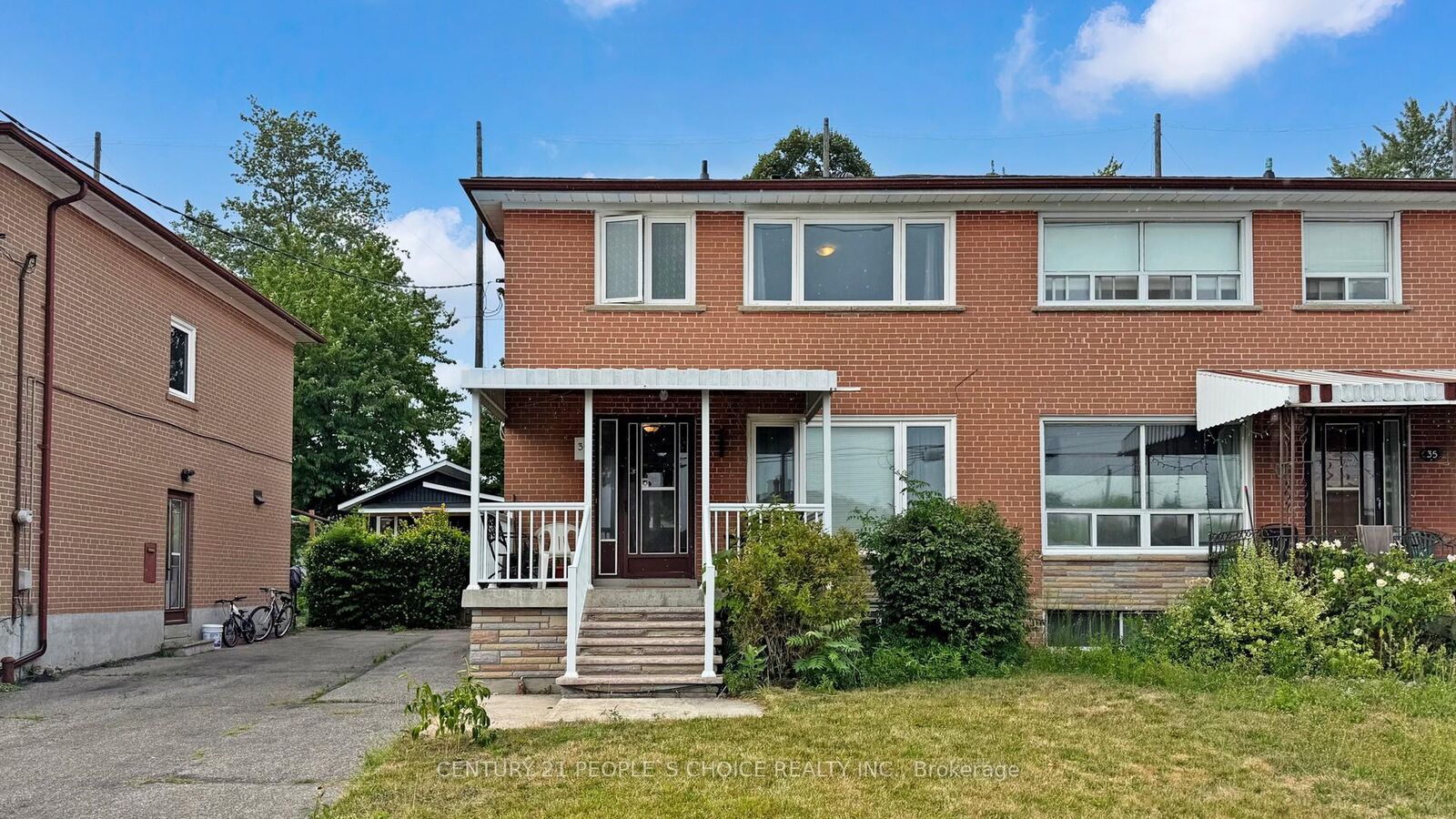 Property Photo:  37 Foxrun Avenue  ON M3L 1L9 