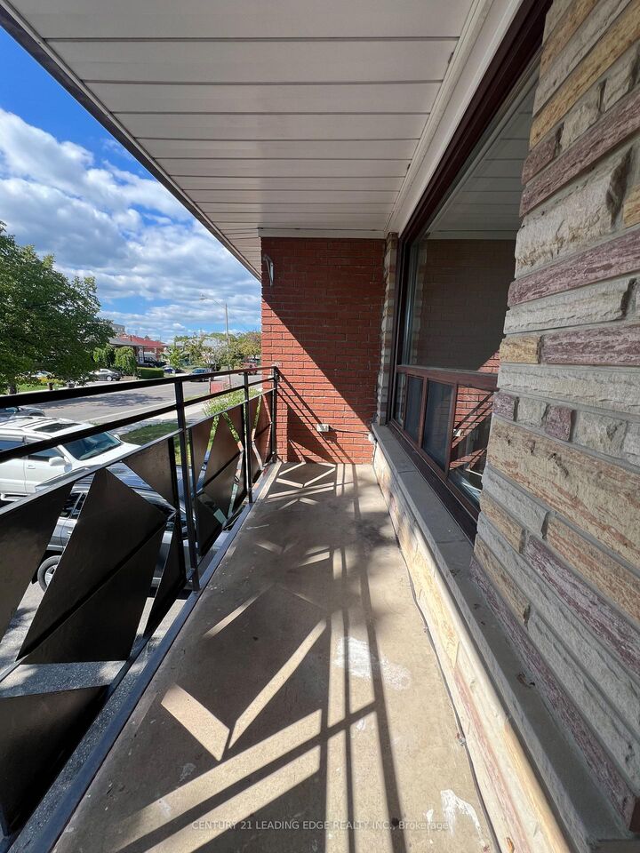 Property Photo:  39 Picaro Drive Main  ON M3N 2B6 