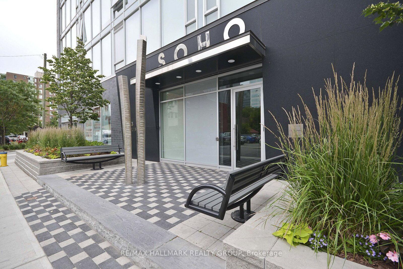 Property Photo: 300 Lisgar Street 1111 ON K2P 0E2