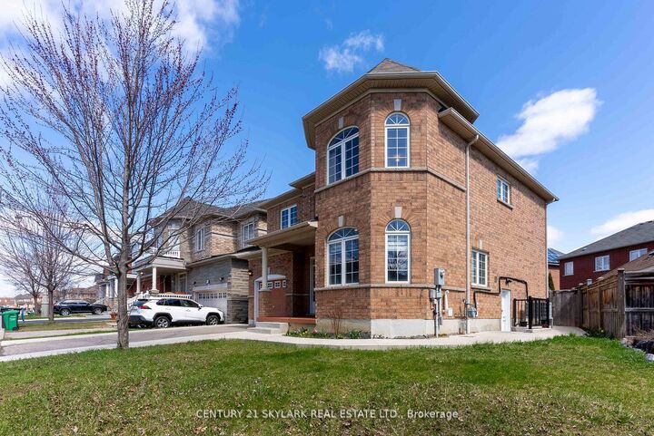 Property Photo:  13 Ledgerock Road  ON L6P 2L8 