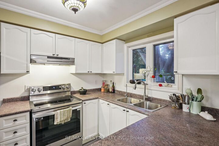 Photo de la propriété: 6157 Kingston Road 23 ON M1C 4Z3
