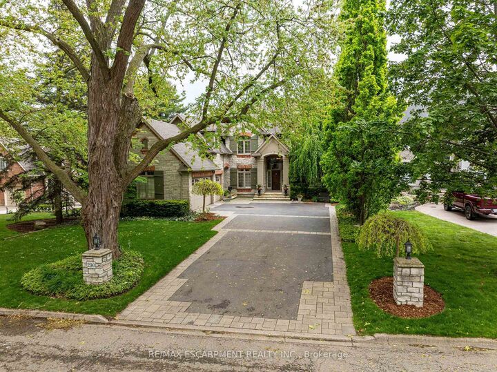 Property Photo: 290 Shoreacres Road ON L7L 2H4