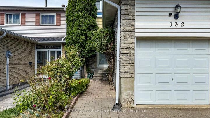 Property Photo: 132 Silver Springs Boulevard ON M1V 1N1