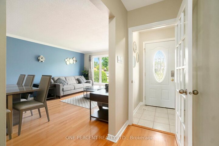 Photo de la propriété: 1208 Stanton Road ON K2C 3E2