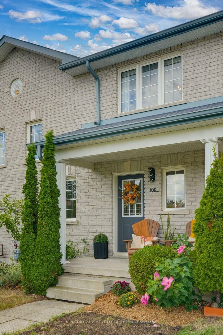 Property Photo:  16 Marsellus Drive D  ON L4N 0Y4 