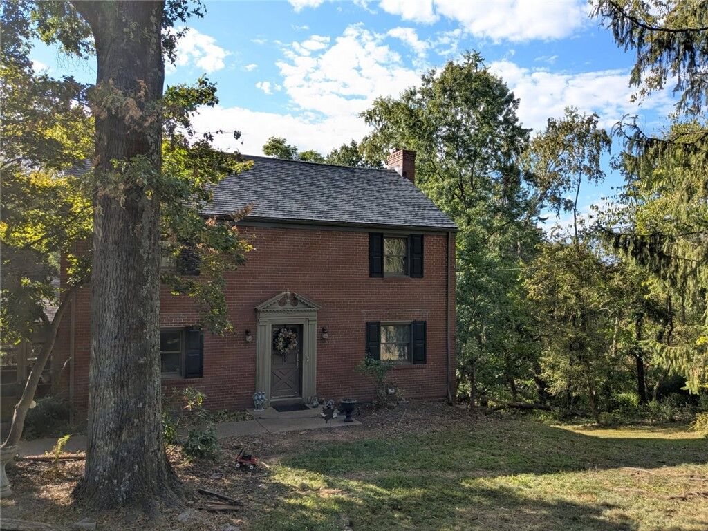 Property Photo:  220 Guyasuta Rd  PA 15215 