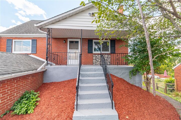 Property Photo: 1137 State Route 885 PA 15025