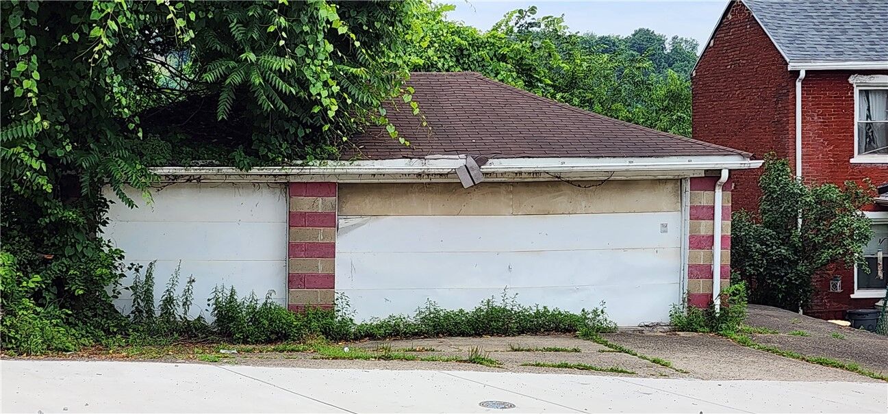 Property Photo: 252 High St PA 15417