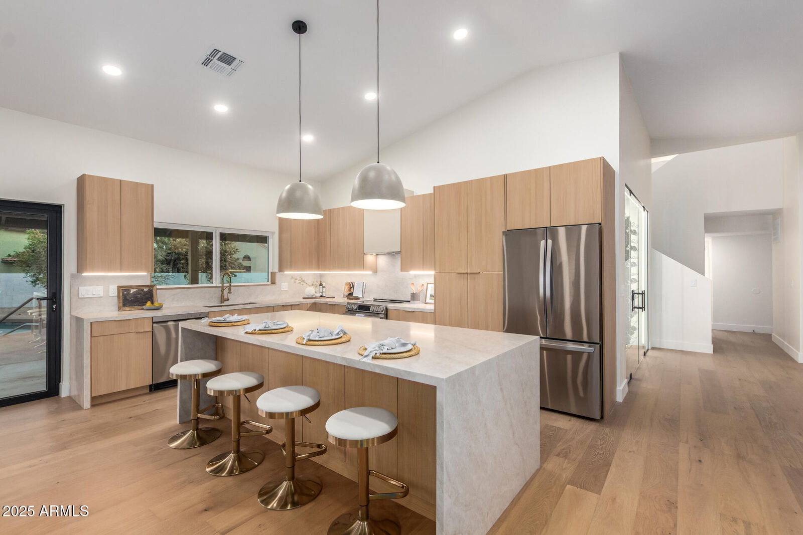 Property Photo: 6019 E Paradise Lane AZ 85254