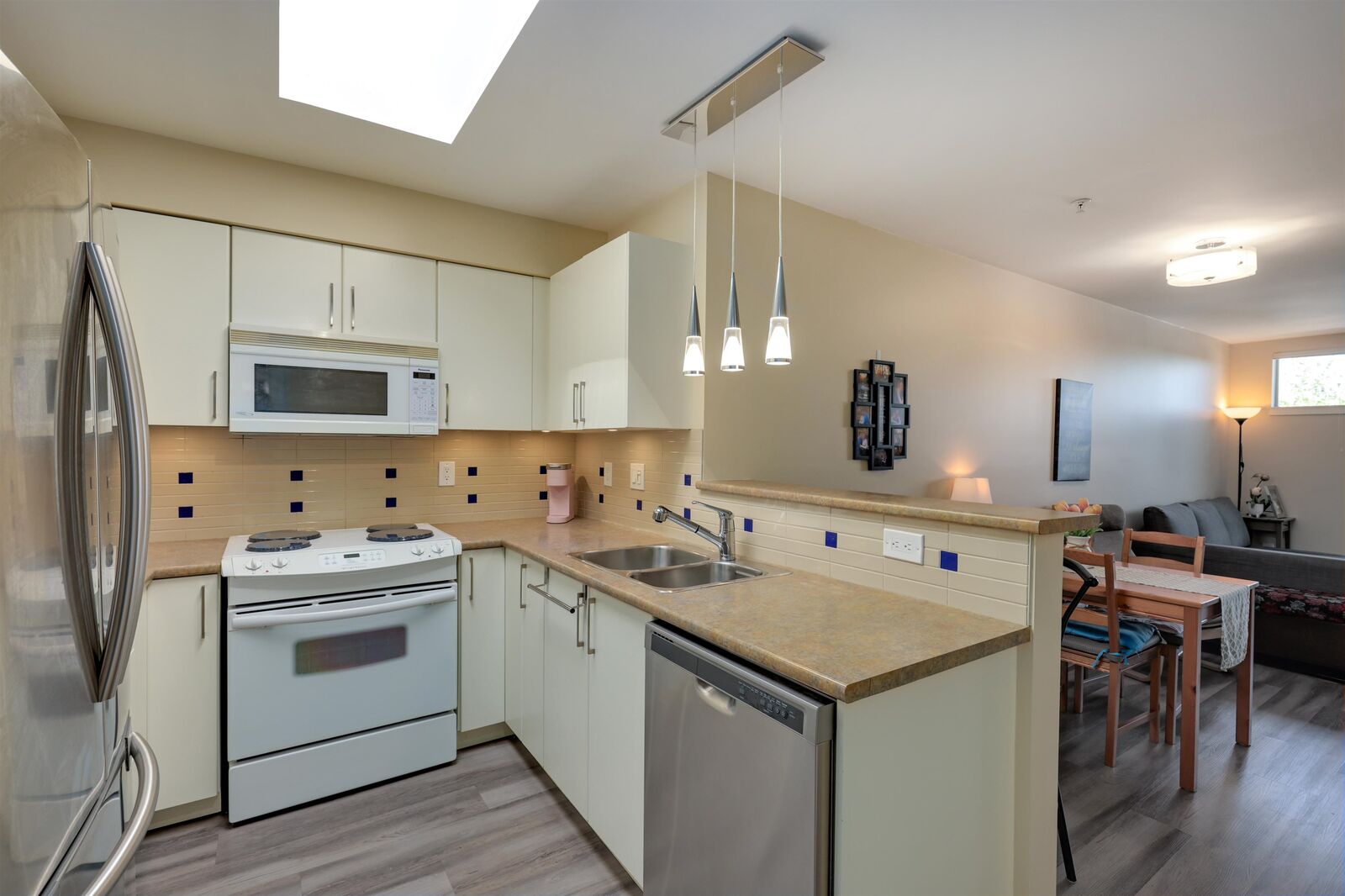 Property Photo: 6172 Fraser Street Ph3 BC V5W 3A1