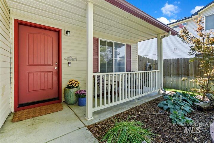 Property Photo: 529 E Great Bear St ID 83634