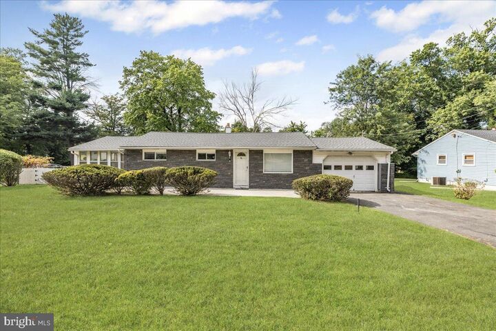 Property Photo:  40 Arden Avenue  NJ 08638 