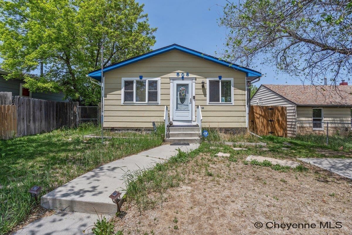 Property Photo: 508 W 5th St WY 82007