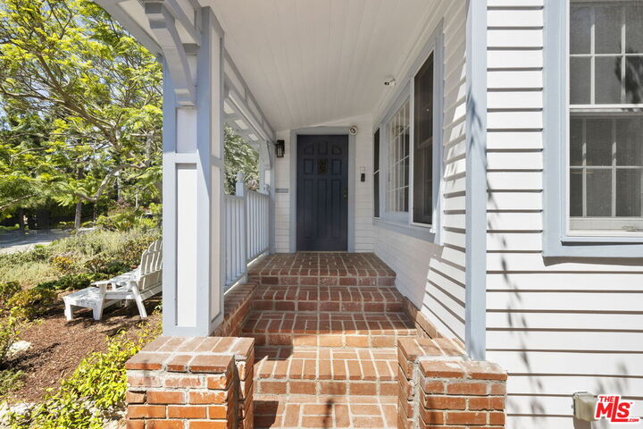 Property Photo:  723 14th St  CA 90402