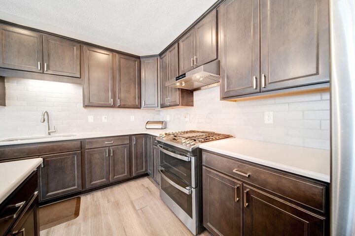 Property Photo:  7181 Fenwick NW Street  OH 43147 