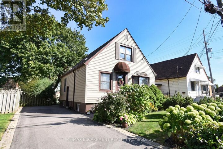 Property Photo: 251 East 31st Street ON L8V 3P6