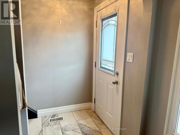 Property Photo:  582 9th Street  ON N4N 1M6 