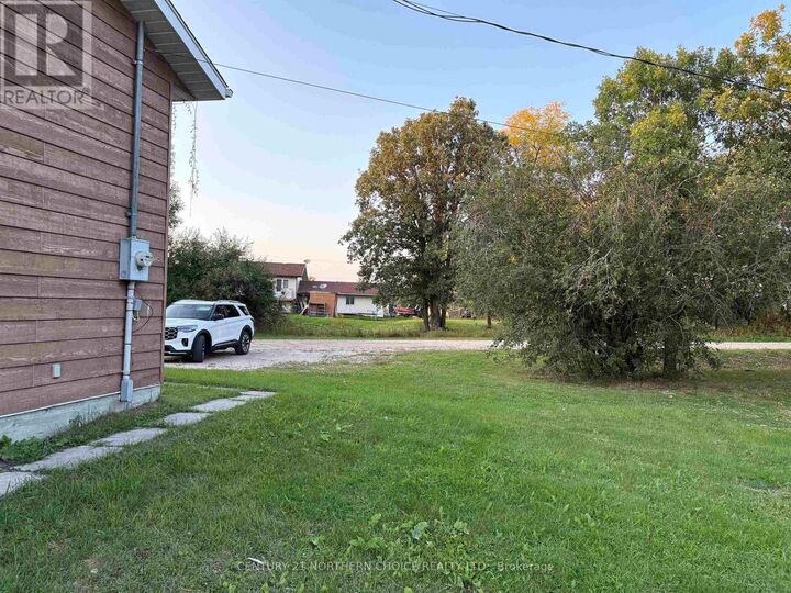 Property Photo: 44 Eleanor Lake Road ON P0W 1M0