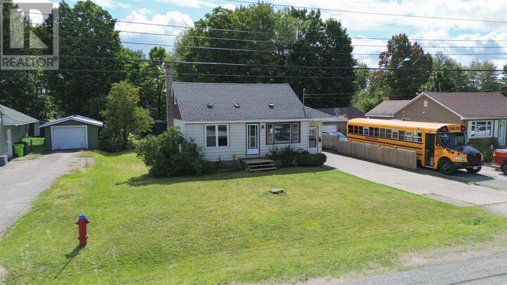 Property Photo:  297 Eastern Ave  ON P6A 4R5 