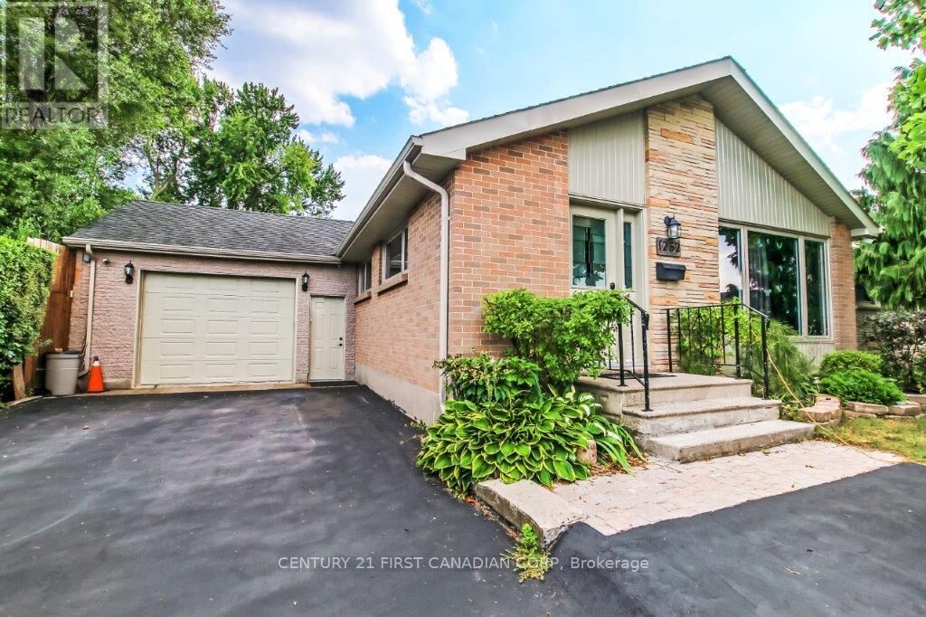 Property Photo:  1252 Michael Street  ON N5V 2H5 