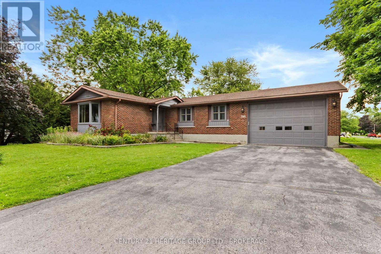 Property Photo:  785 Allum Avenue  ON K7M 7A3 