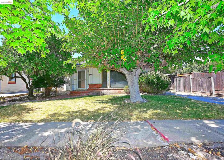 Property Photo:  2343 Almond Ave  CA 94520 